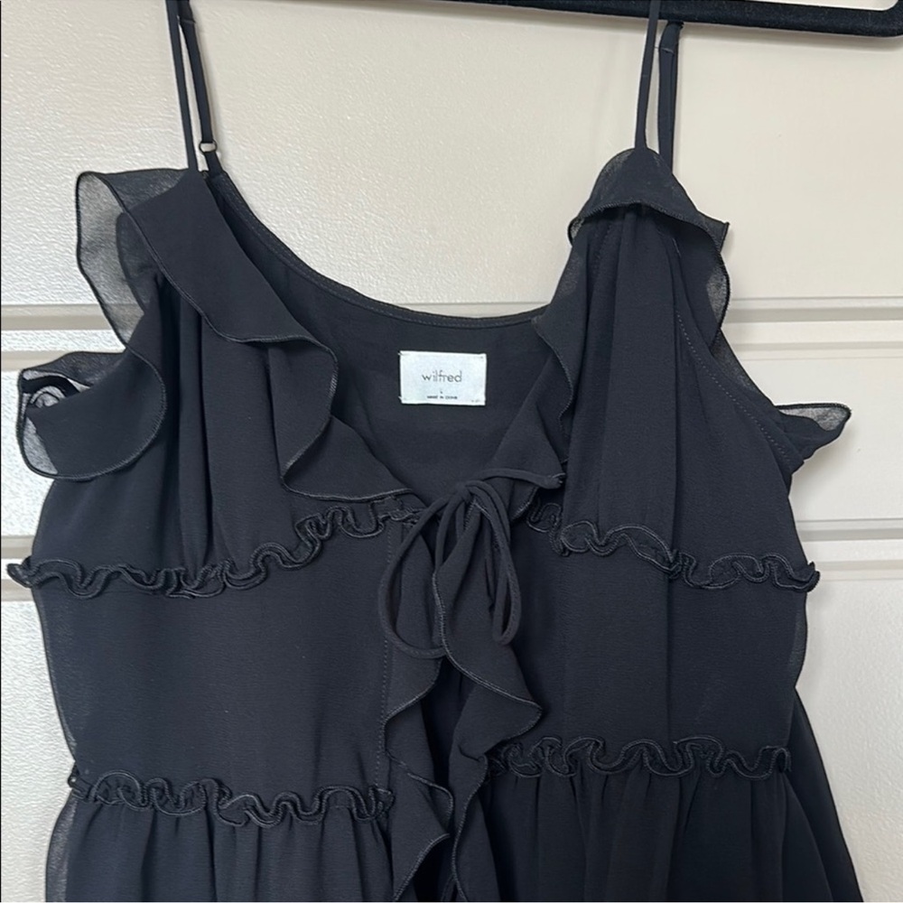 Aritzia Wilfred Amore Camisole 🖤 - Picture 3 of 4